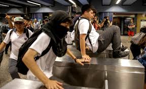 ¿ESCOLARES CRIMINALES? ¿ESCOLARES ARMADOS?