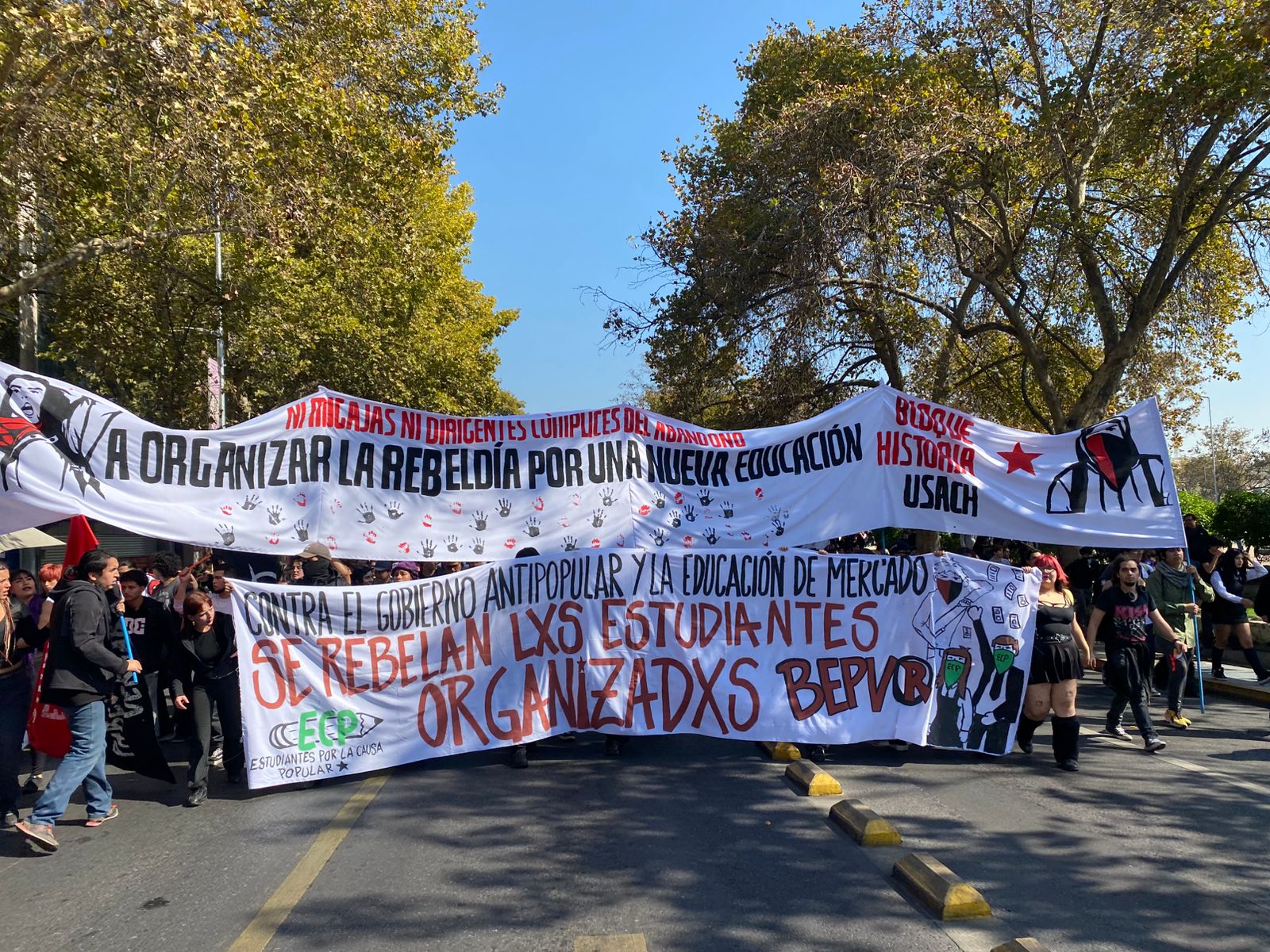 LO QUE NO HACE LA BUROCRACIA SINDICAL, LO HACE LOS SECUNDARIOS.